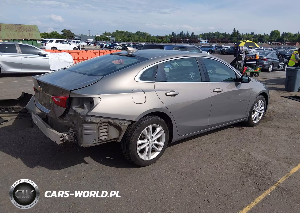 2018 Chevrolet Malibu Lt VIN:1G1ZD5ST8JF206982 - 4