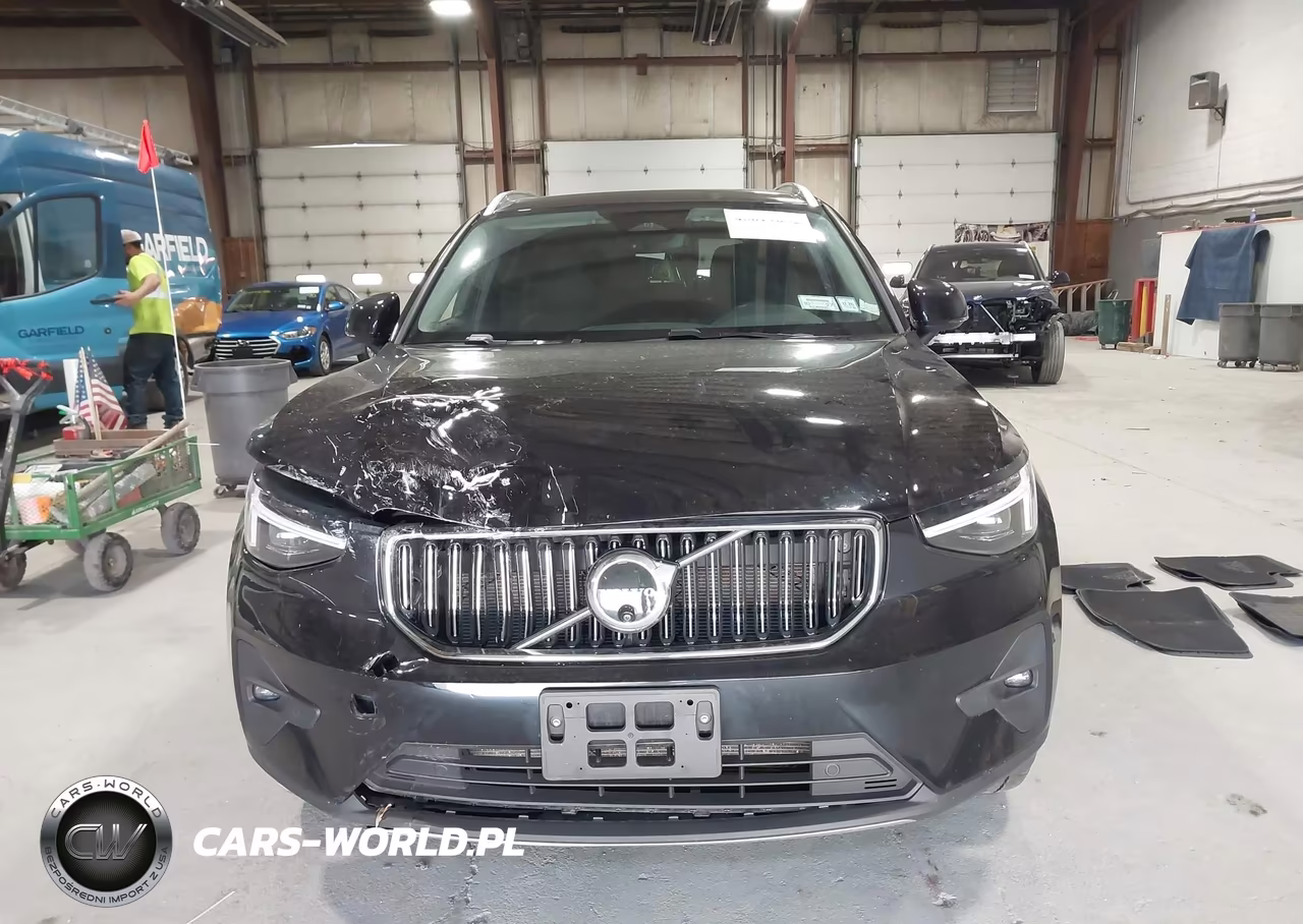 2025 Volvo Xc40 B5 Plus Bright Theme VIN:YV4L12UEXS2513465 - 12