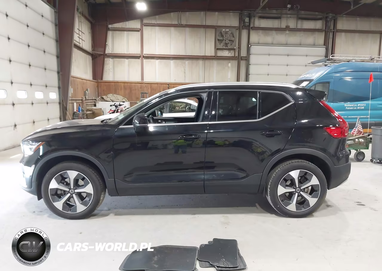 2025 Volvo Xc40 B5 Plus Bright Theme VIN:YV4L12UEXS2513465 - 14