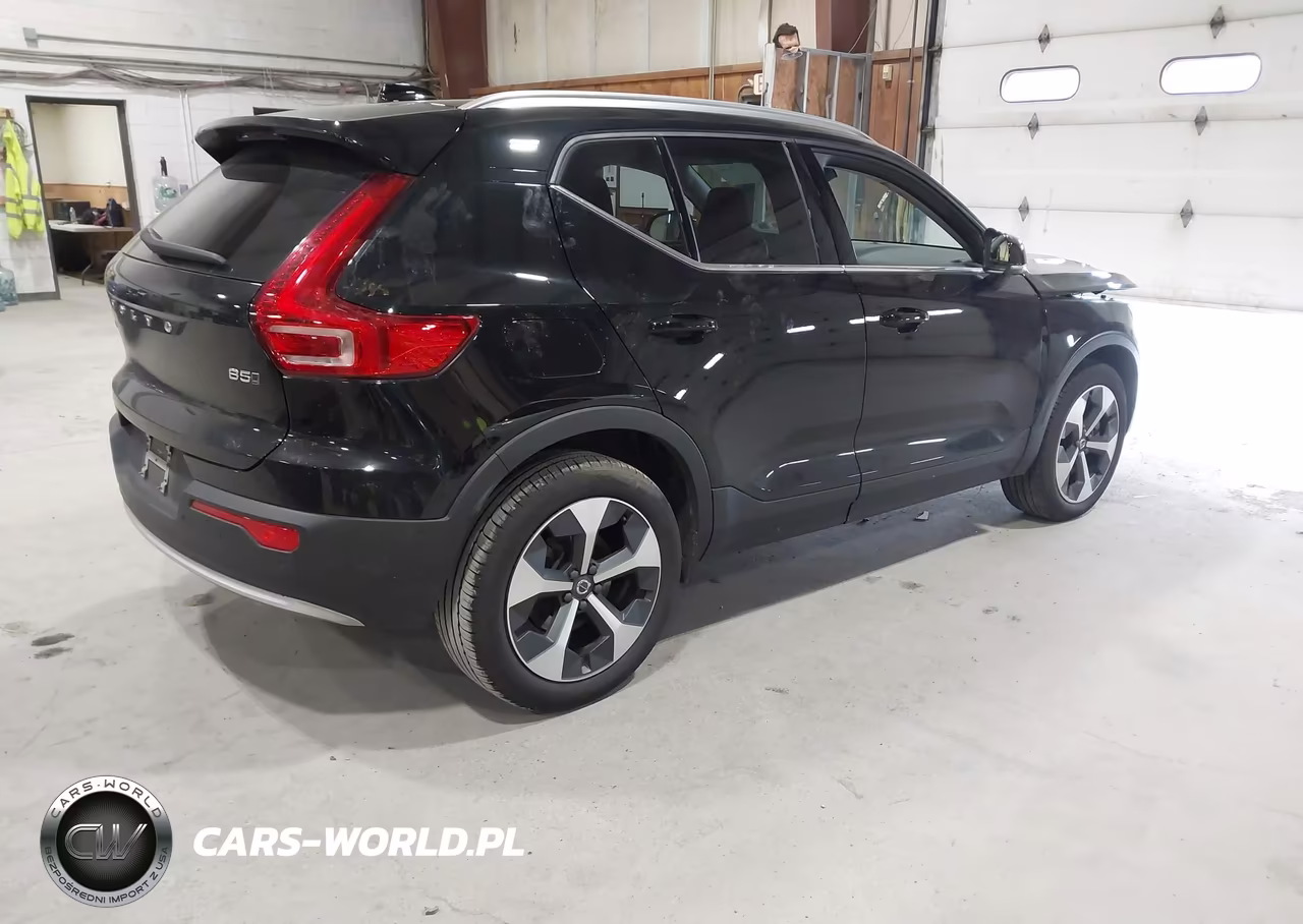 2025 Volvo Xc40 B5 Plus Bright Theme VIN:YV4L12UEXS2513465 - 4