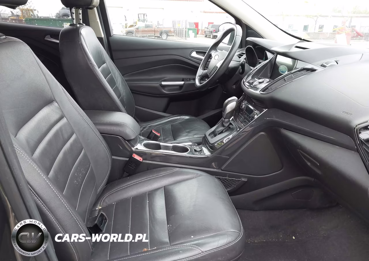 2016 Ford Escape Titanium VIN:1FMCU9J94GUA50773 - 5