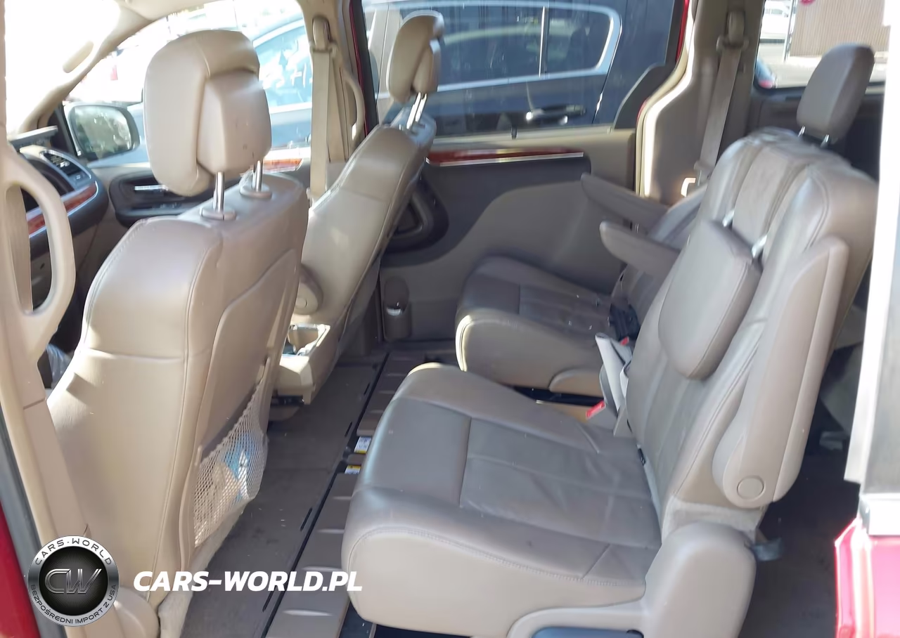 2016 Chrysler Town & Country Limited Platinum VIN:2C4RC1GG2GR135388 - 8
