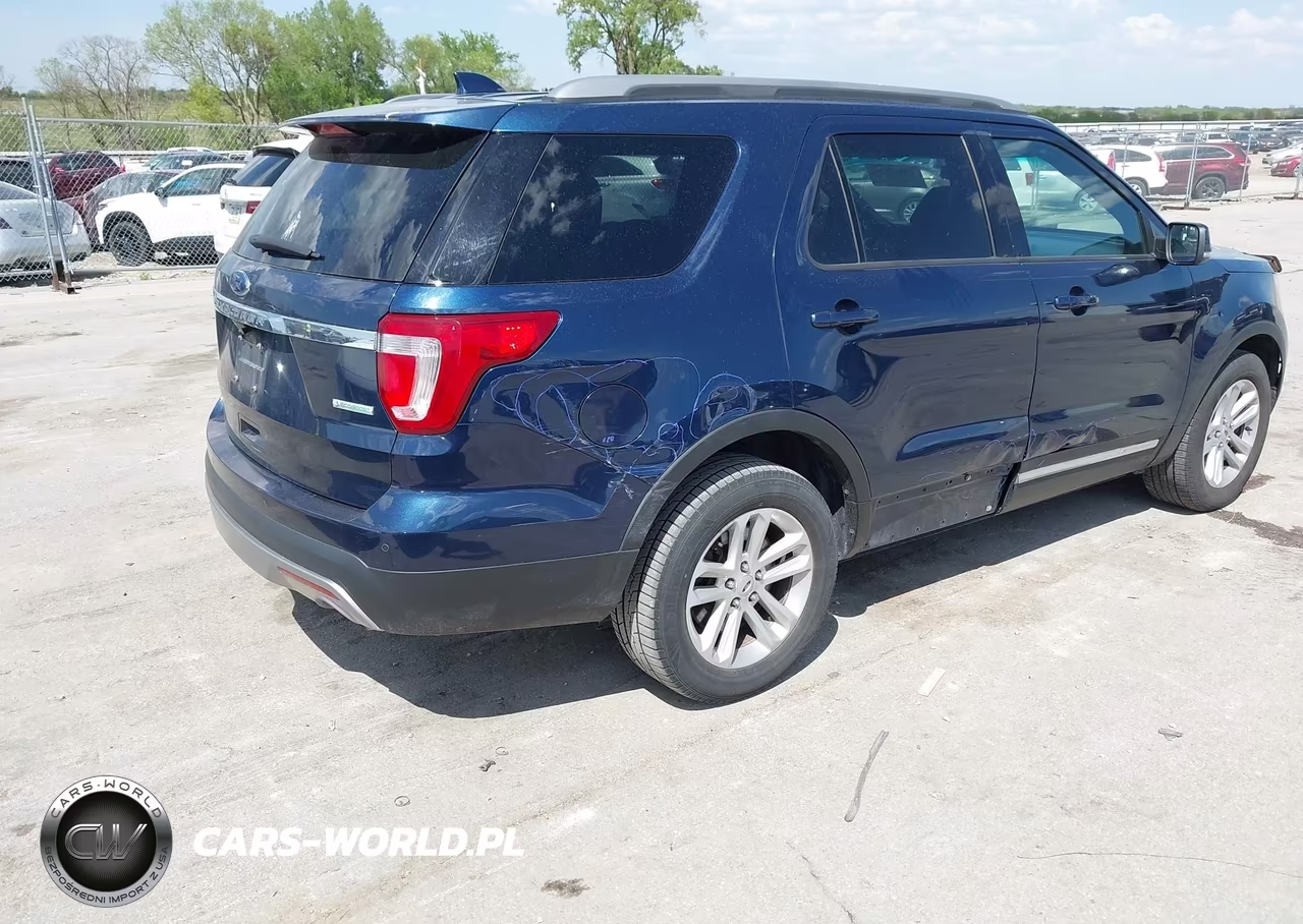2017 Ford Explorer Xlt VIN:1FM5K7DH5HGB21355 - 4