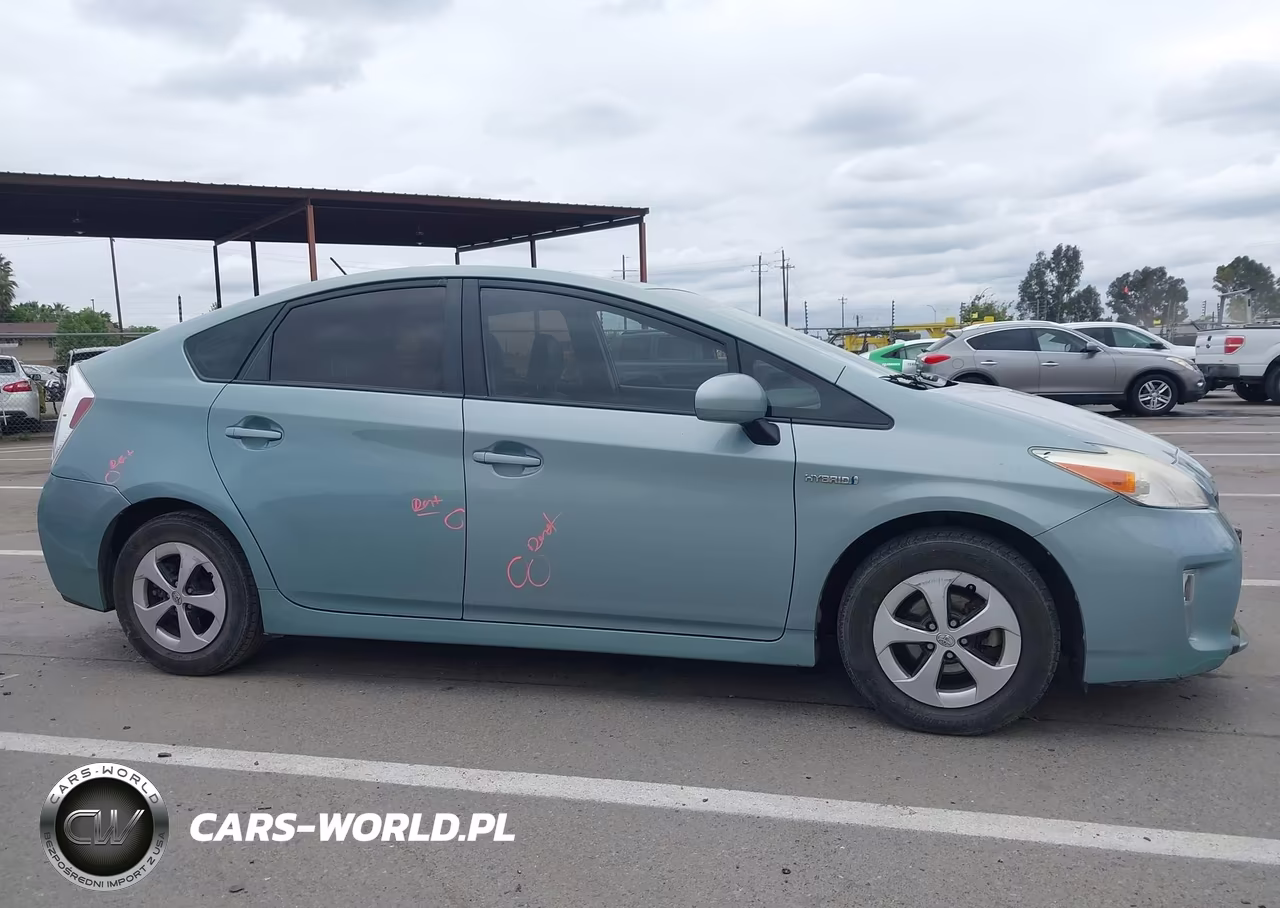 2015 Toyota Prius Four VIN:JTDKN3DU7F1913947 - 13