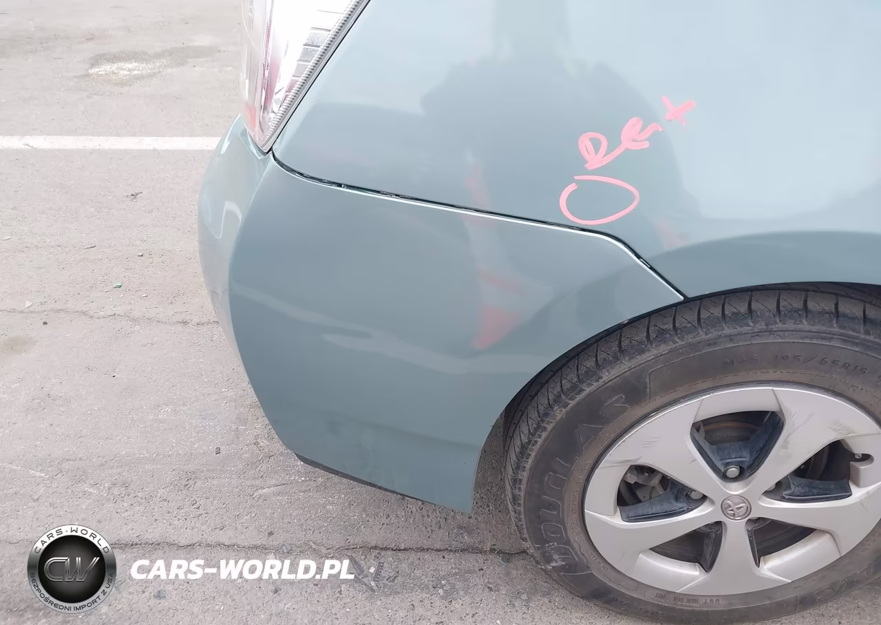 2015 Toyota Prius Four VIN:JTDKN3DU7F1913947 - 17