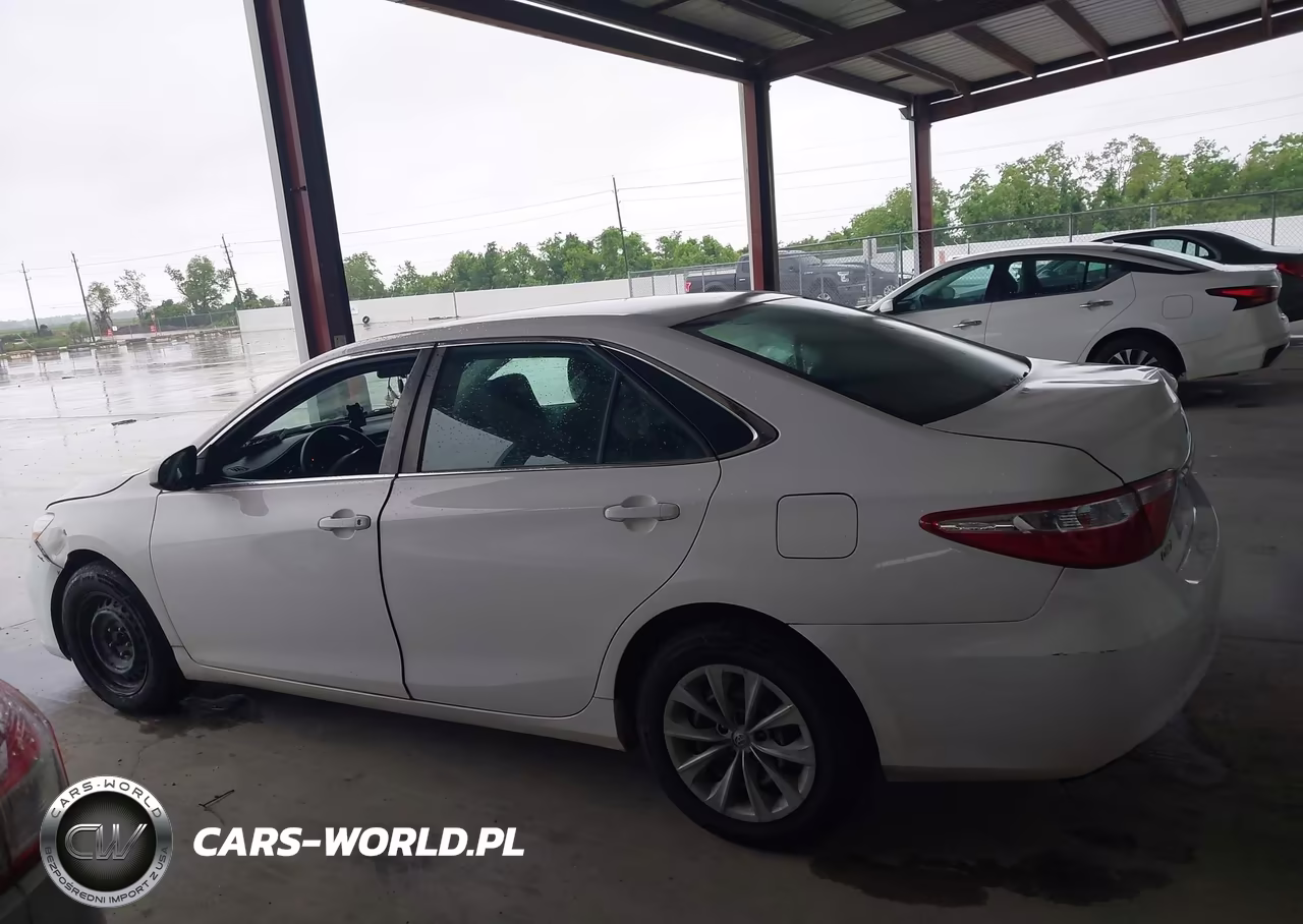 2015 Toyota Camry Le VIN:4T1BF1FK2FU008300 - 14