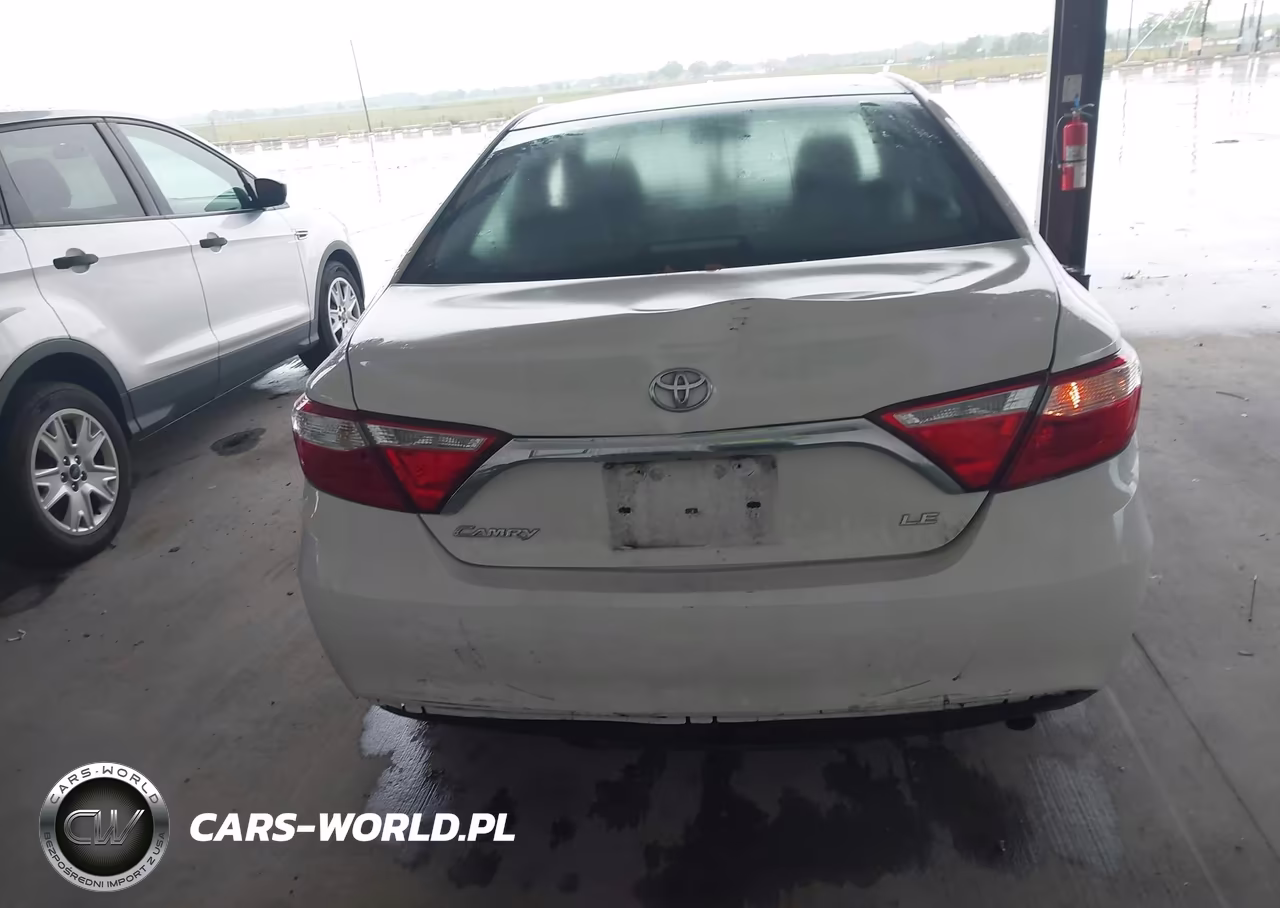 2015 Toyota Camry Le VIN:4T1BF1FK2FU008300 - 16