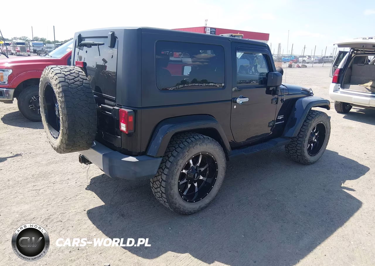 2010 Jeep Wrangler Sahara VIN:1J4AA5D17AL123208 - 4