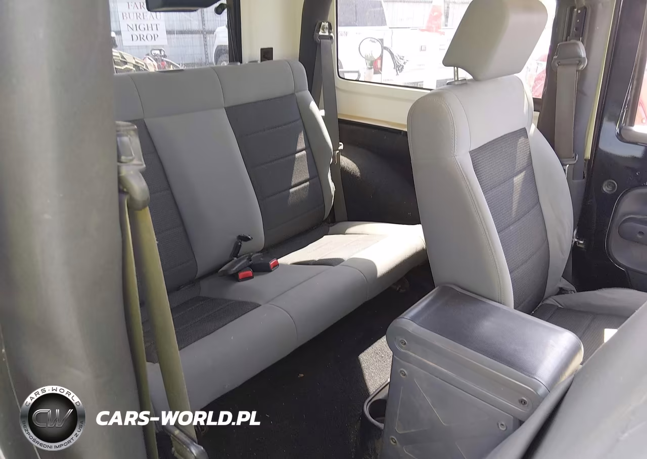 2010 Jeep Wrangler Sahara VIN:1J4AA5D17AL123208 - 8