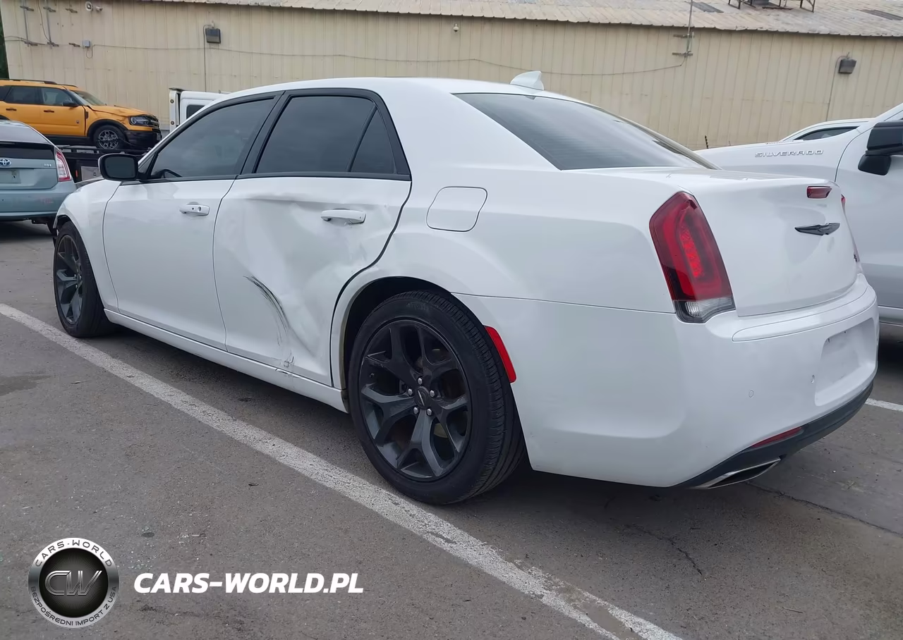 2022 Chrysler 300 S VIN:2C3CCABG7NH214396 - 3