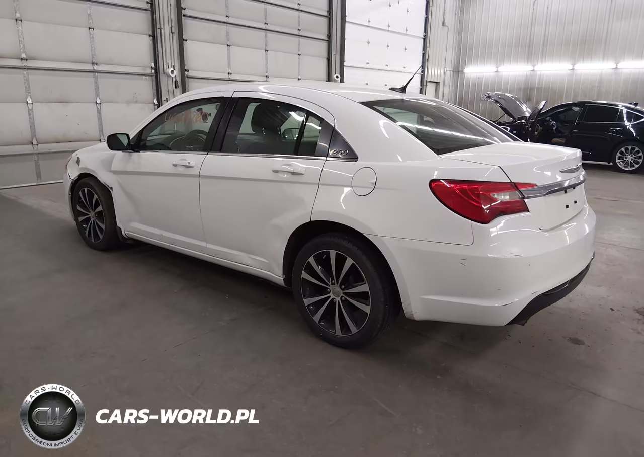 2013 Chrysler 200 Touring VIN:1C3CCBBG6DN726663 - 3