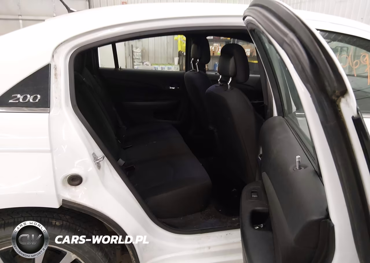 2013 Chrysler 200 Touring VIN:1C3CCBBG6DN726663 - 8