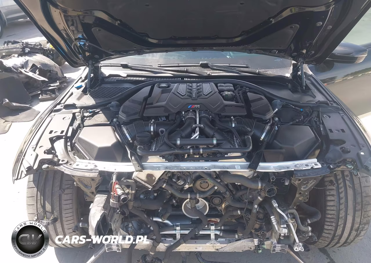 2023 BMW M8 Coupe VIN:WBSGV0C00PCL61824 - 10