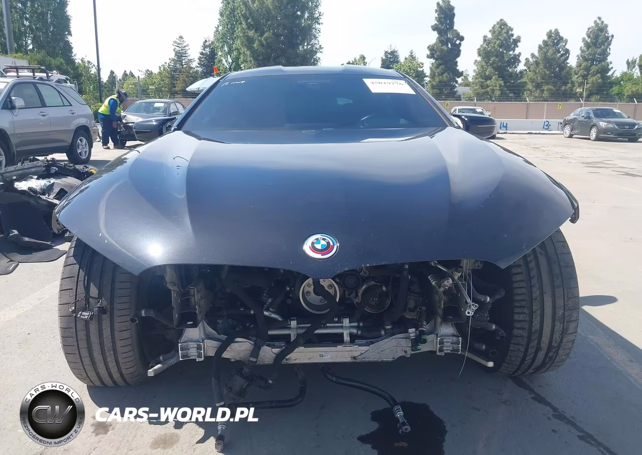 2023 BMW M8 Coupe VIN:WBSGV0C00PCL61824 - 13