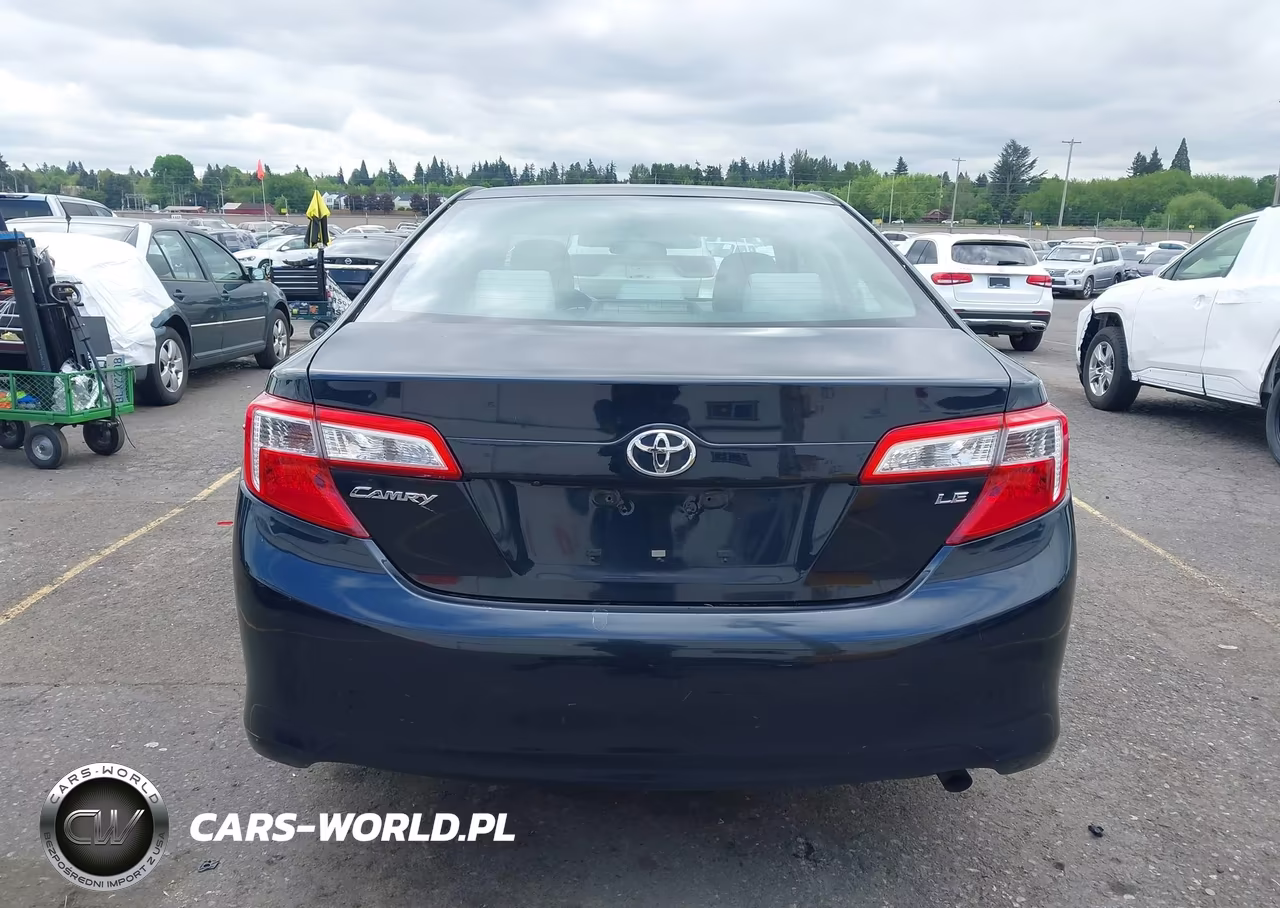 2014 Toyota Camry Le VIN:4T4BF1FK9ER393780 - 17