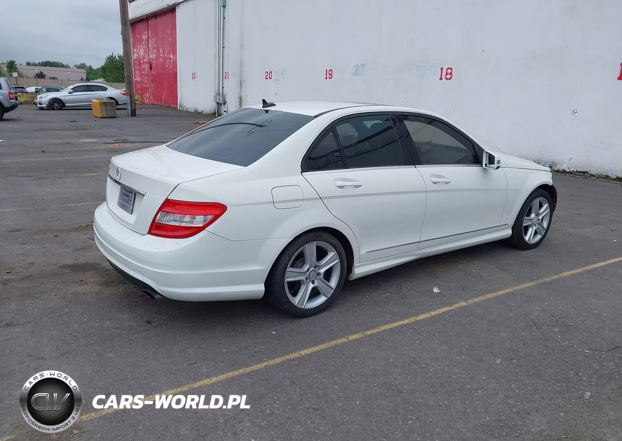2010 Mercedes-Benz C 300 Luxury-Sport VIN:WDDGF5EB5AF412715 - 4