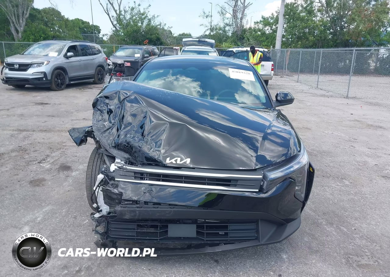 2025 Kia K4 Lxs VIN:3KPFT4DE8SE195970 - 12