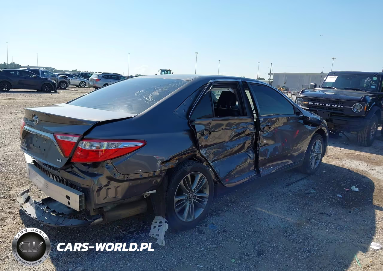 2017 Toyota Camry Se VIN:4T1BF1FKXHU338575 - 4