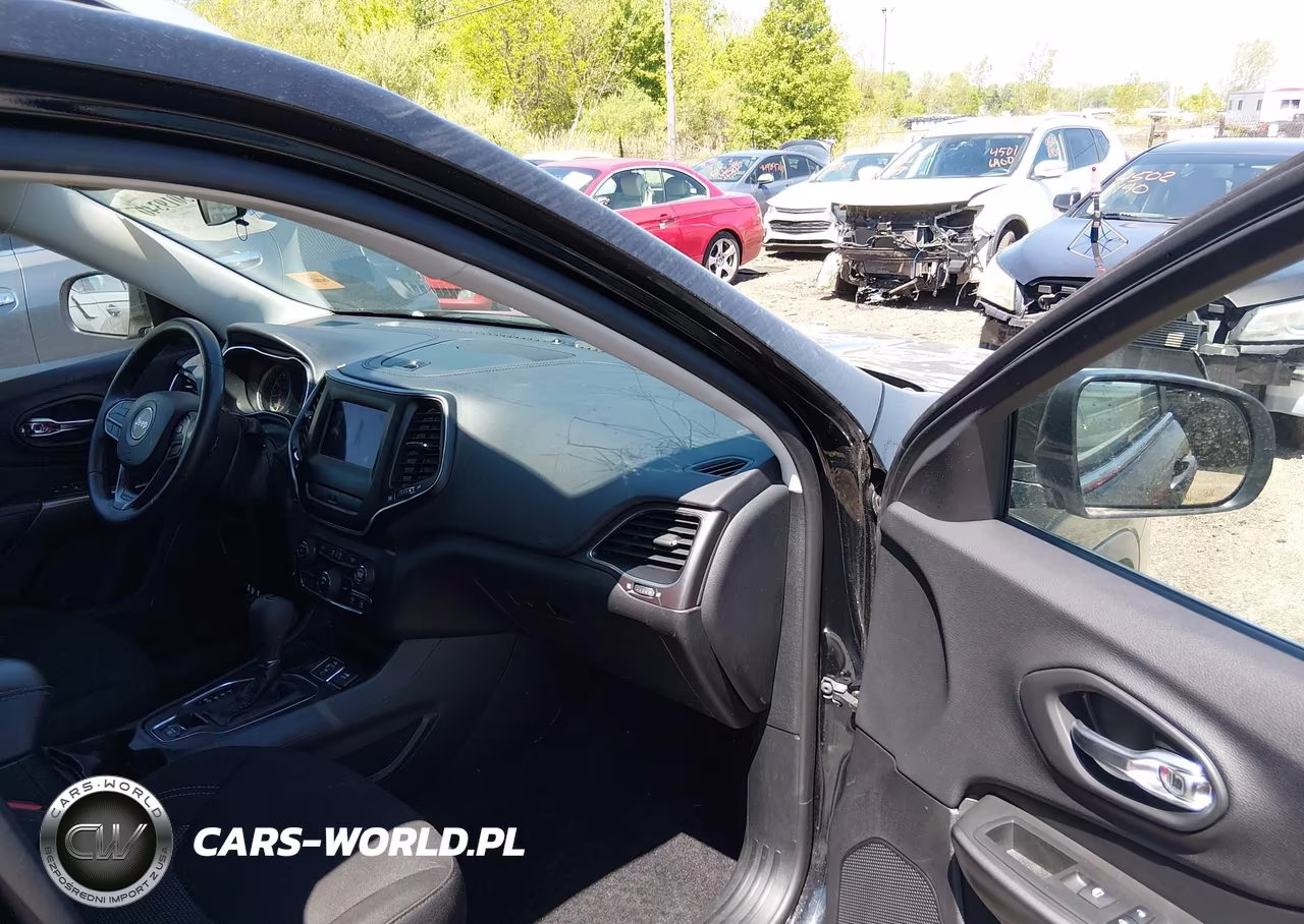2019 Jeep Cherokee Latitude Fwd VIN:1C4PJLCB1KD265242 - 5