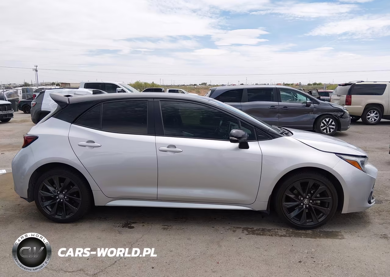 2025 Toyota Corolla Xse VIN:JTNC4MBE6S3241401 - 13