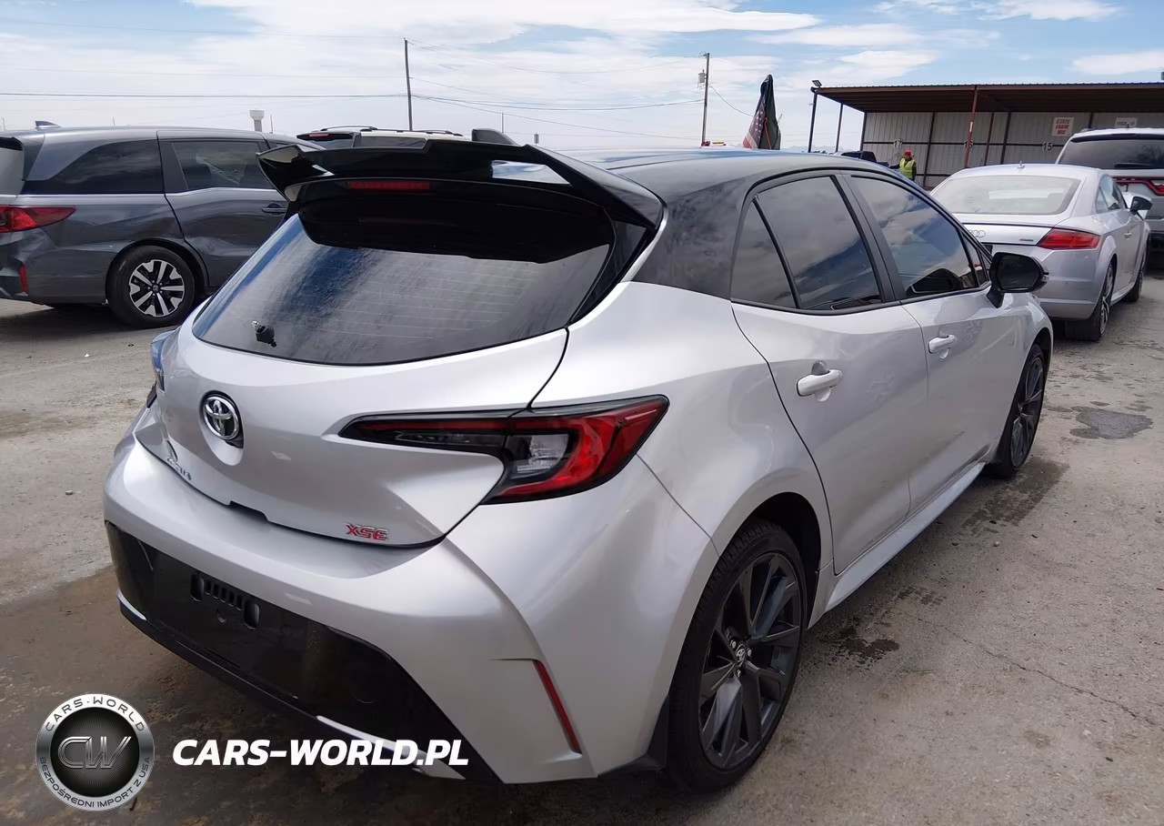 2025 Toyota Corolla Xse VIN:JTNC4MBE6S3241401 - 4