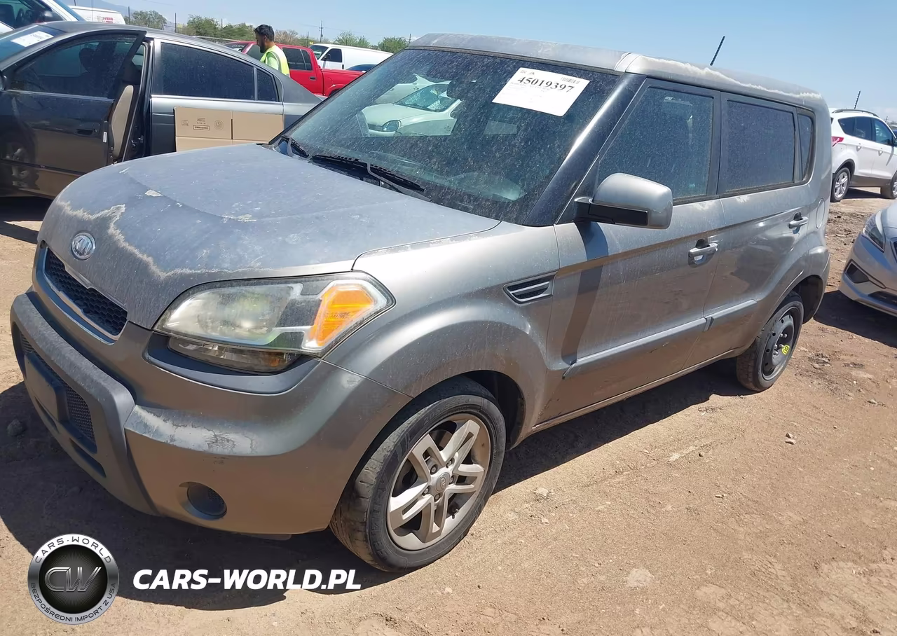 2011 Kia Soul + VIN:KNDJT2A21B7282313 - 2