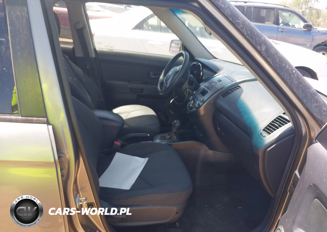 2011 Kia Soul + VIN:KNDJT2A21B7282313 - 5
