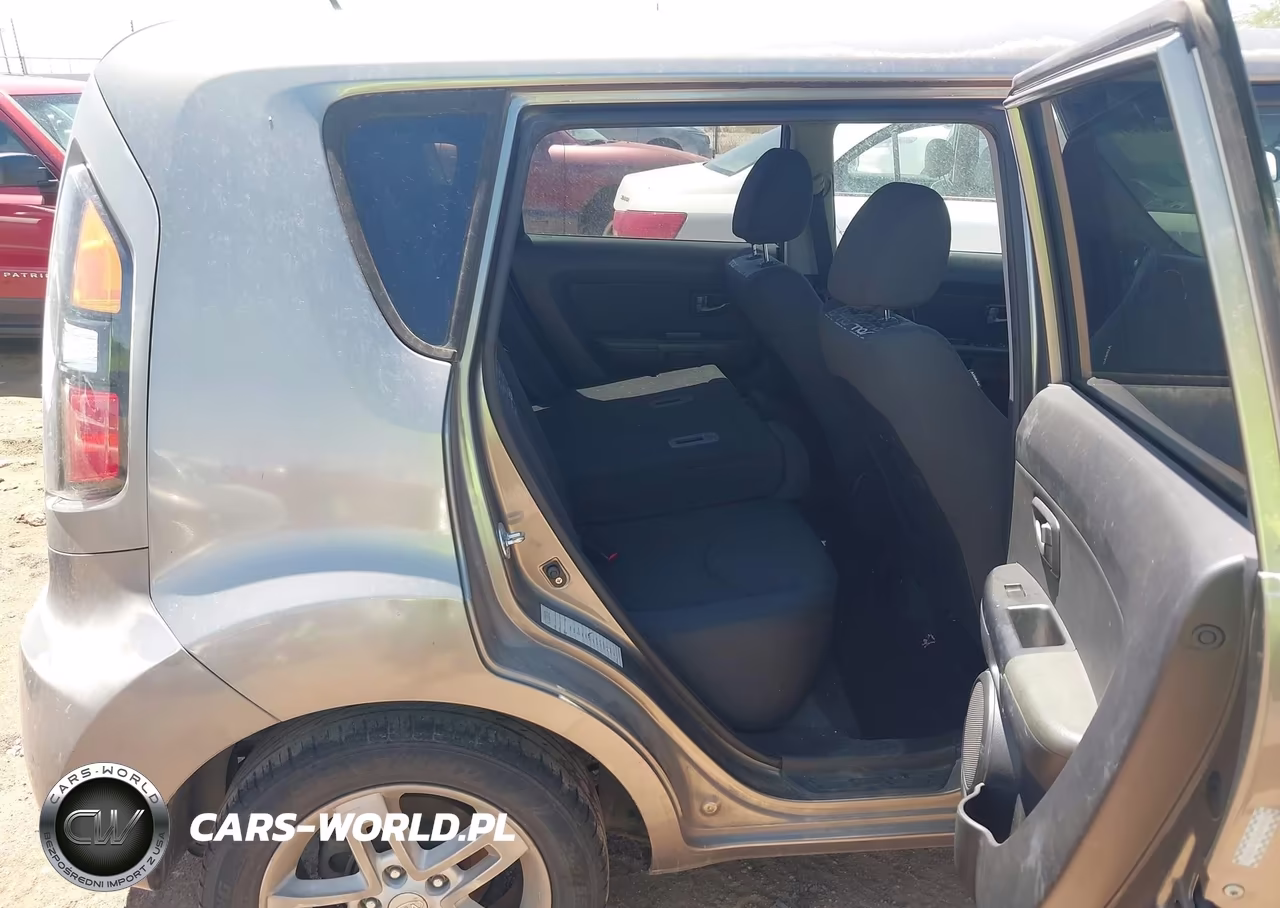 2011 Kia Soul + VIN:KNDJT2A21B7282313 - 8