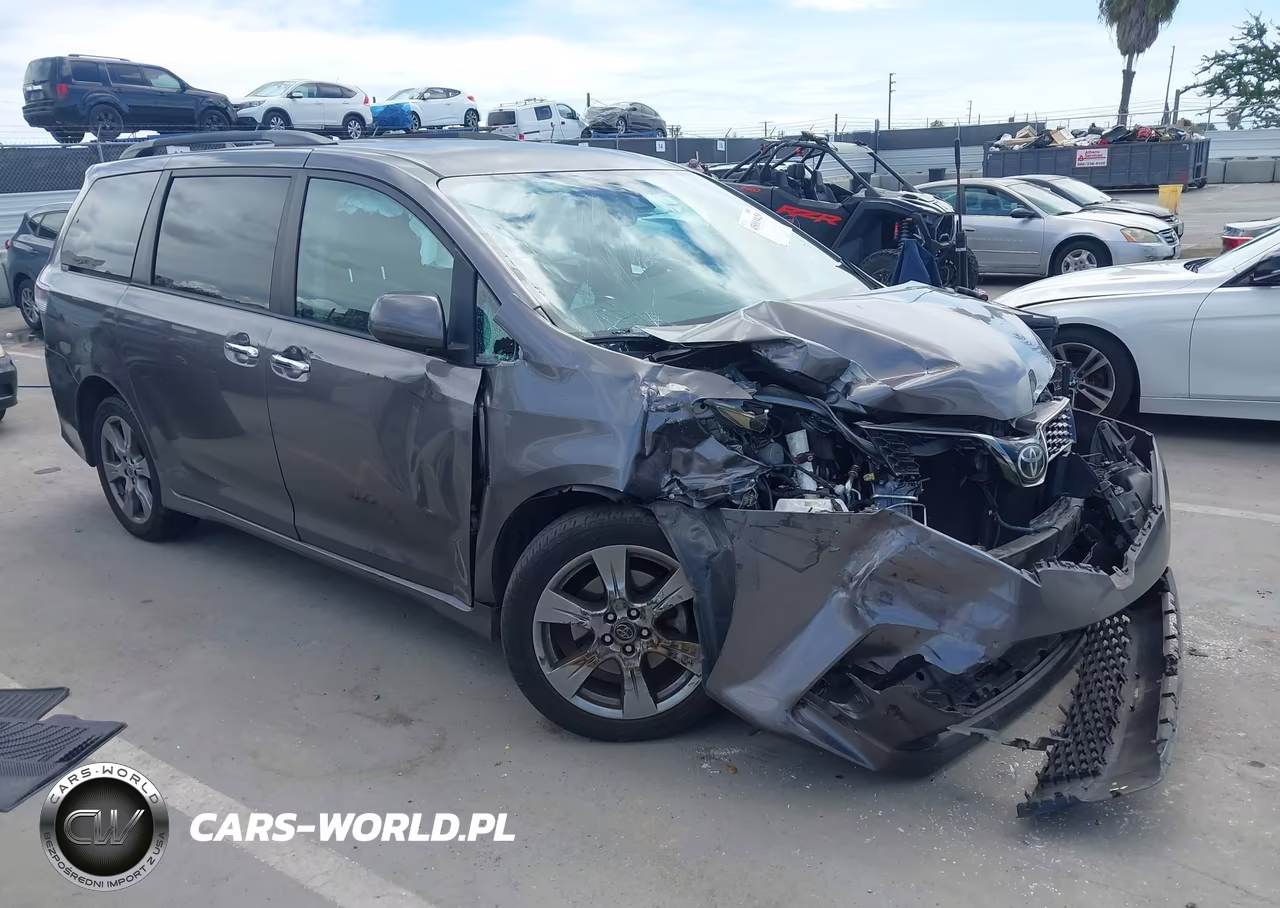 2018 Toyota Sienna Se 8 Passenger