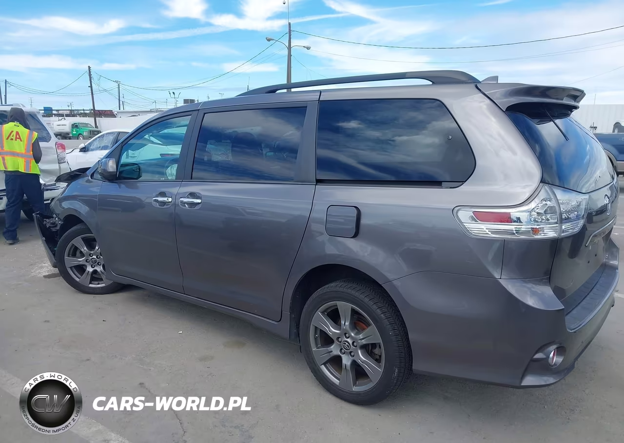 2018 Toyota Sienna Se 8 Passenger VIN:5TDXZ3DC4JS907830 - 13