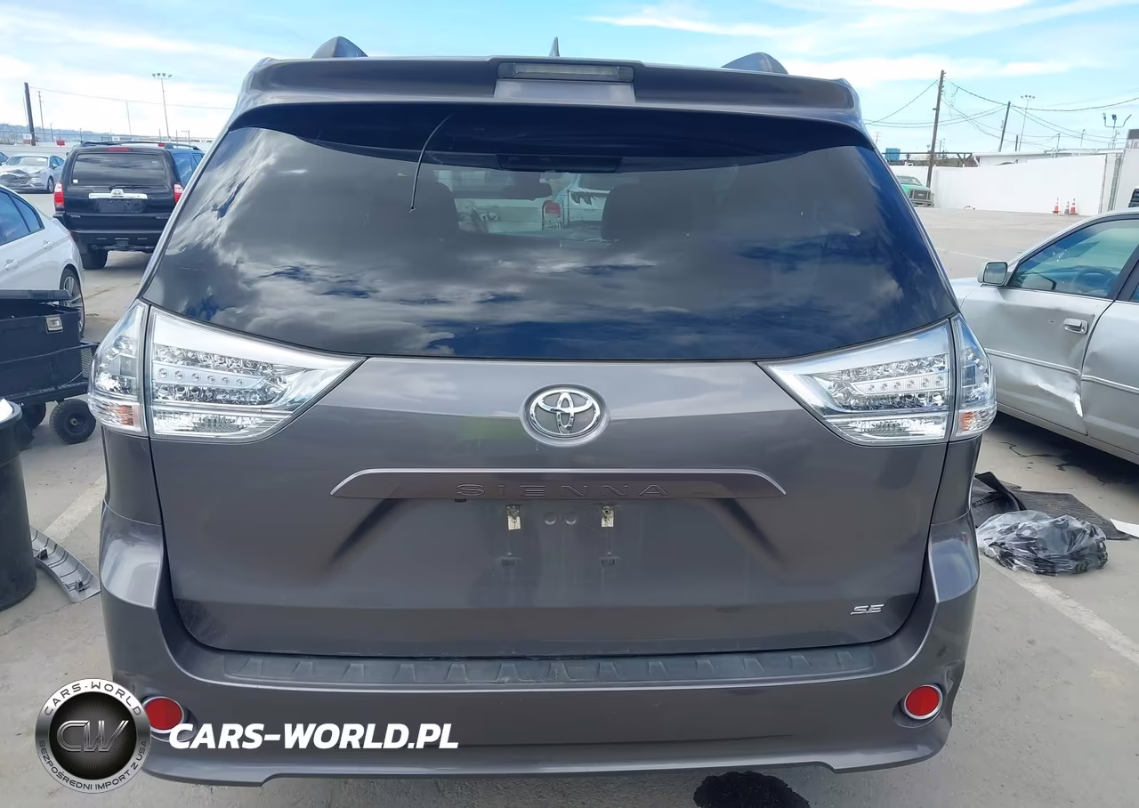 2018 Toyota Sienna Se 8 Passenger VIN:5TDXZ3DC4JS907830 - 15