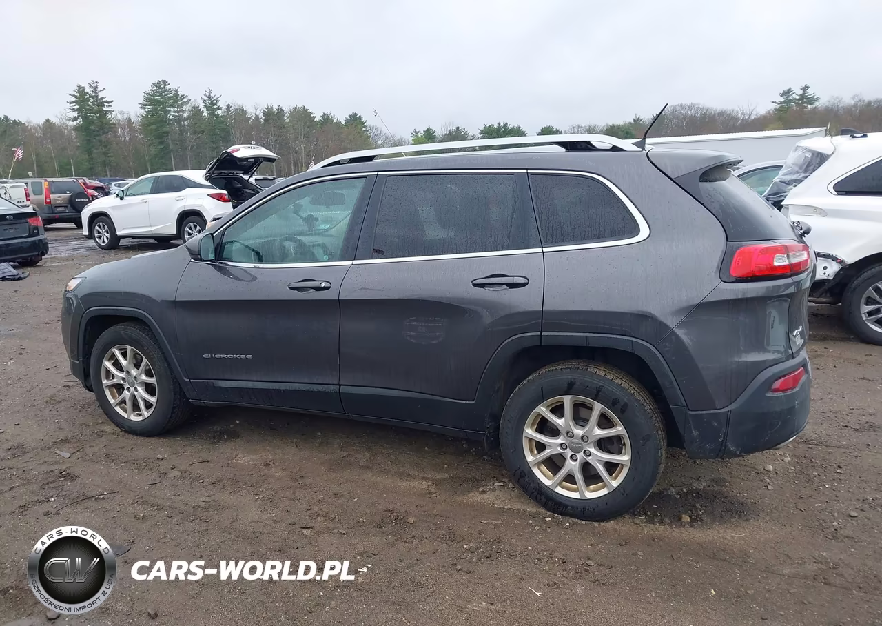 2017 Jeep Cherokee Latitude 4X4 VIN:1C4PJMCS6HW556967 - 14