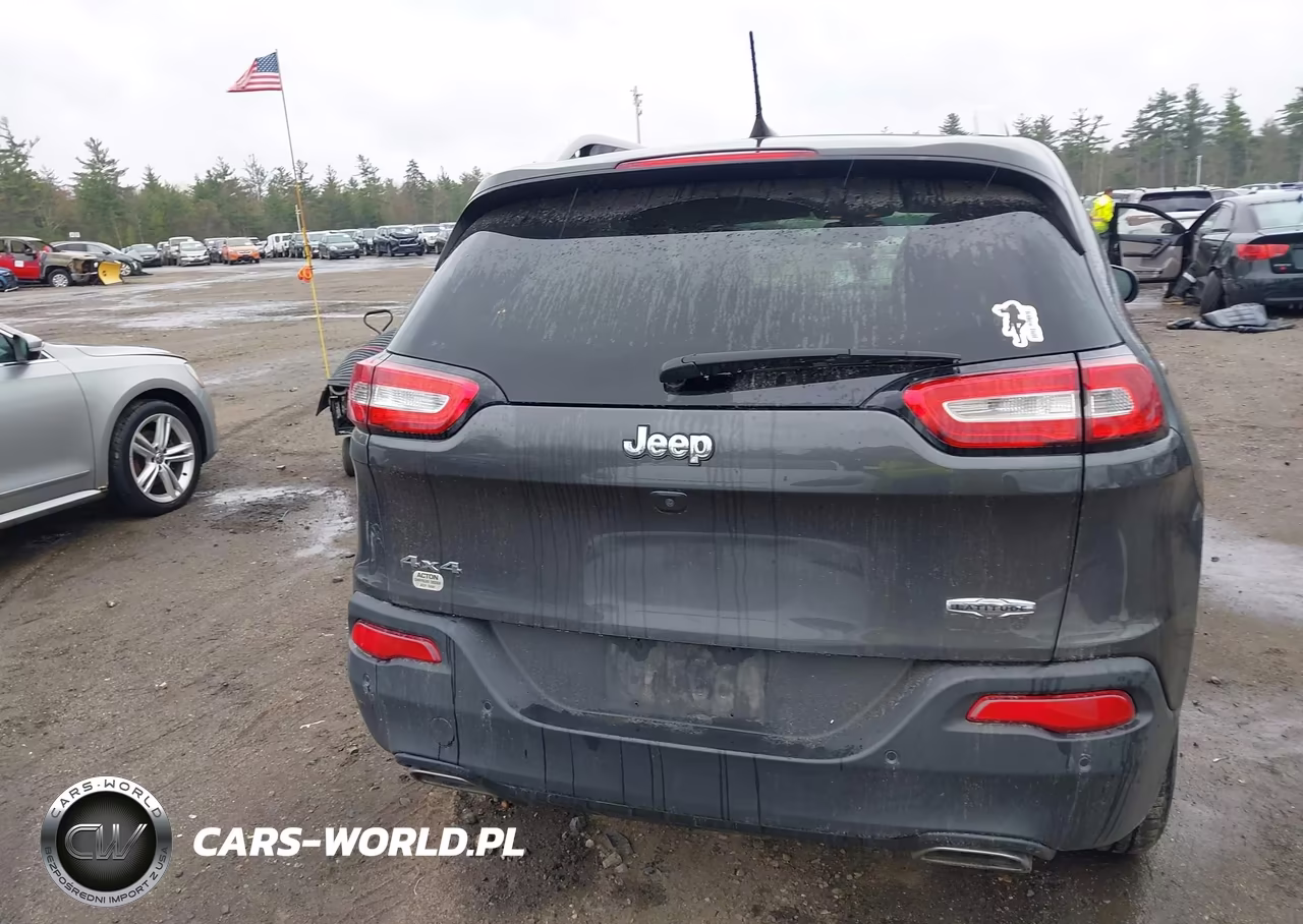 2017 Jeep Cherokee Latitude 4X4 VIN:1C4PJMCS6HW556967 - 16