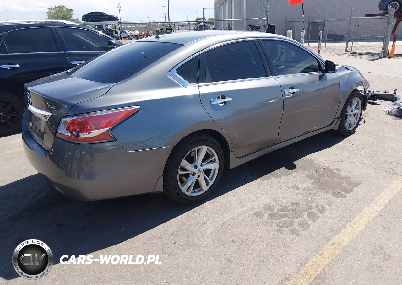 2015 Nissan Altima 2.5 Sv VIN:1N4AL3AP4FC104982 - 4