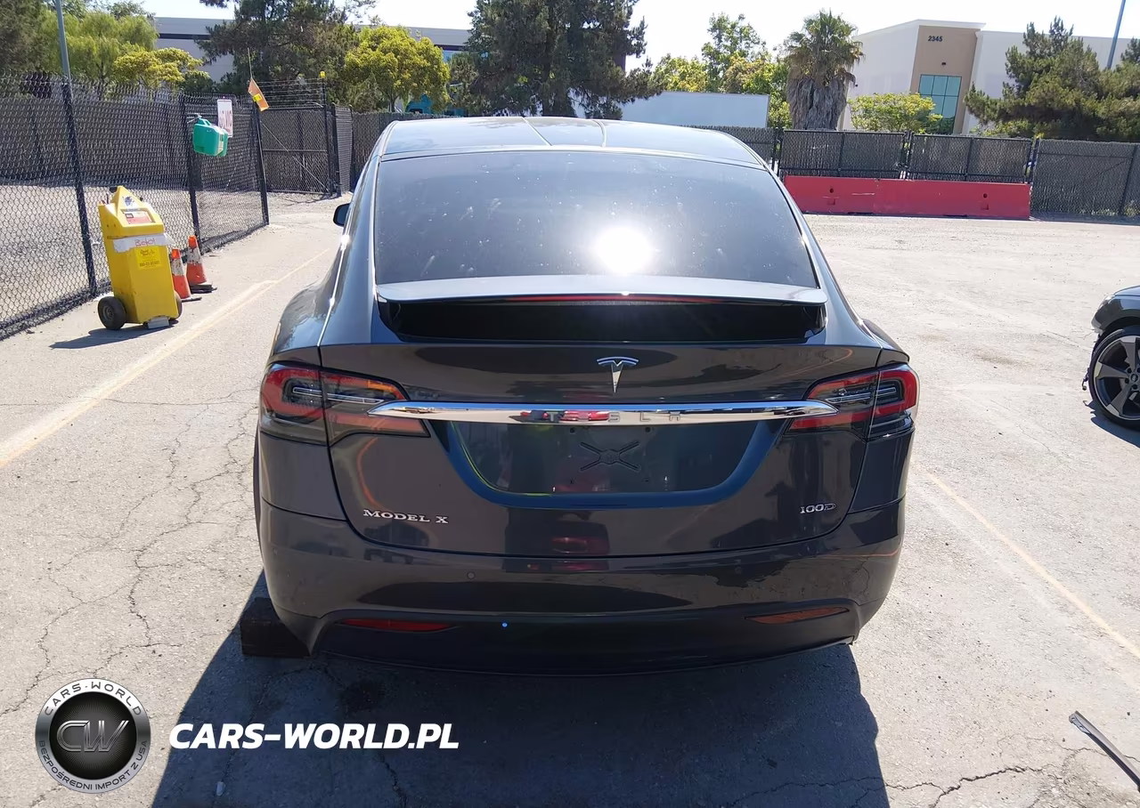 2018 Tesla Model X 100D-75D-P100D VIN:5YJXCAE25JF105108 - 17