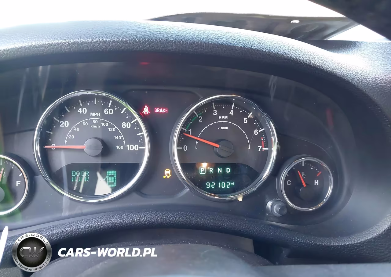 2015 Jeep Wrangler Unlimited Sahara VIN:1C4BJWEG7FL685152 - 15
