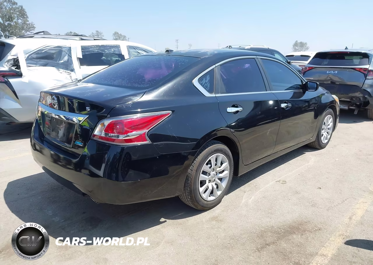 2014 Nissan Altima 2.5 S VIN:1N4AL3AP3EN230396 - 4