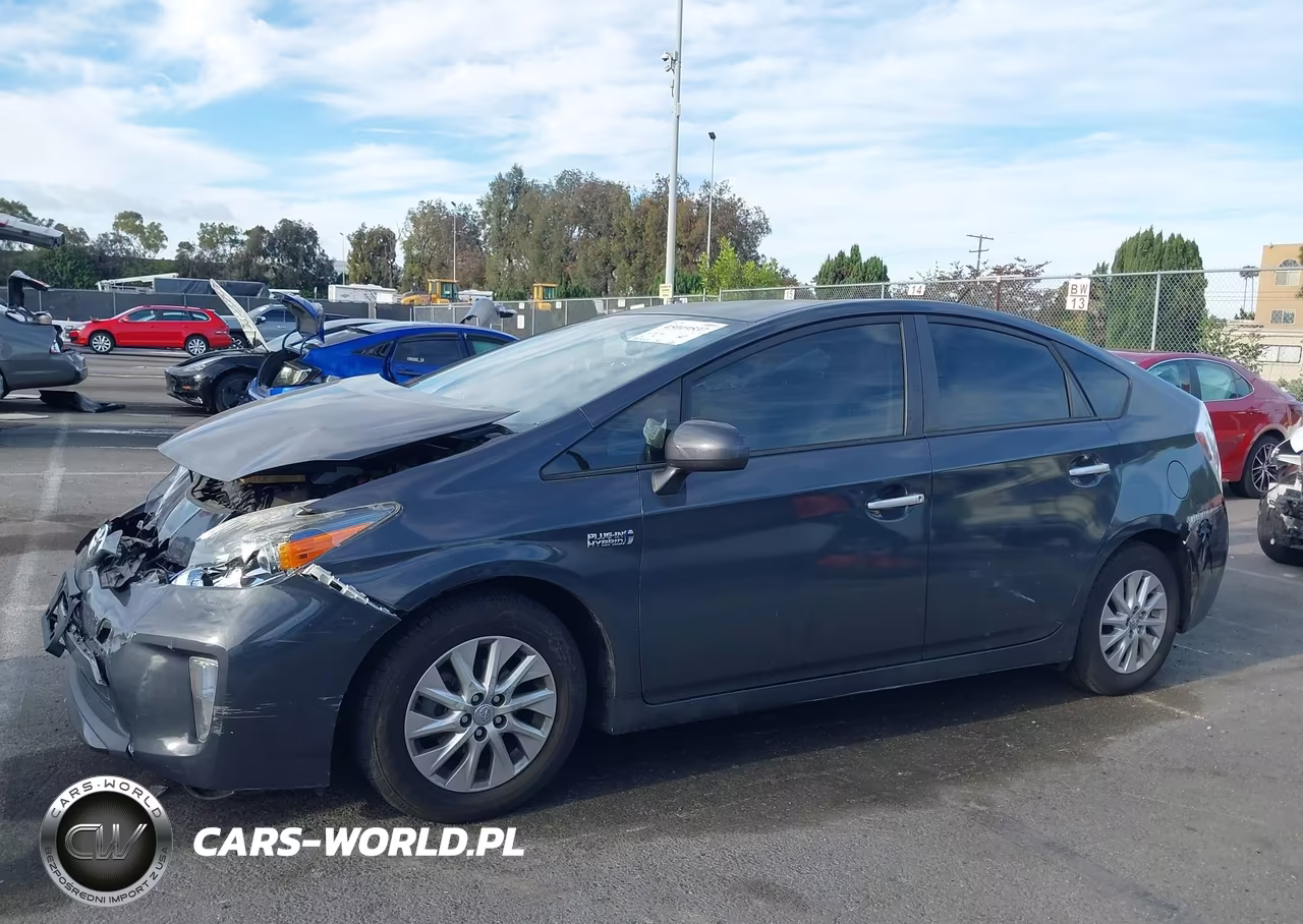 2015 Toyota Prius Plug-In VIN:JTDKN3DP2F3074739 - 14