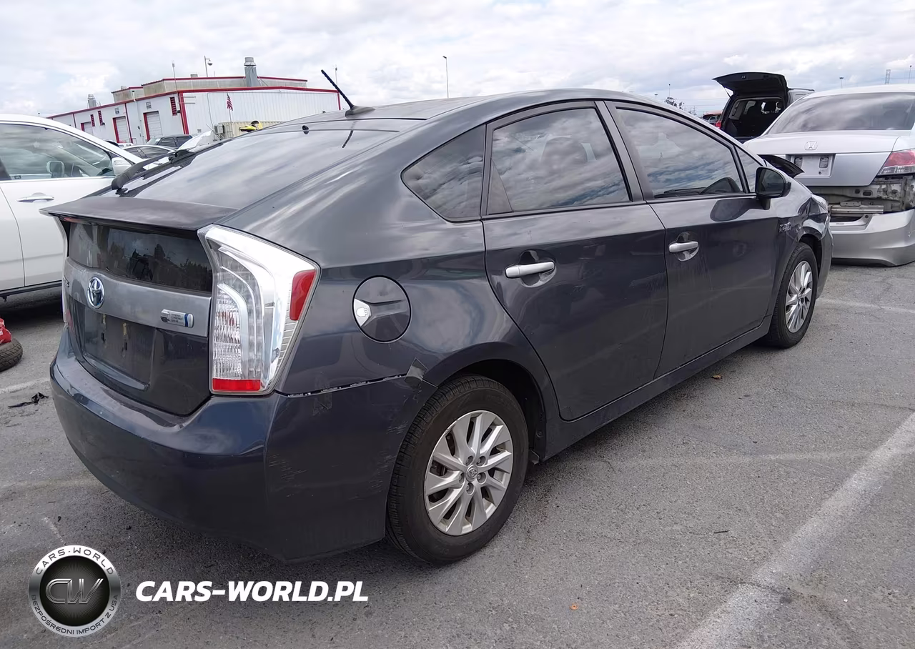 2015 Toyota Prius Plug-In VIN:JTDKN3DP2F3074739 - 4
