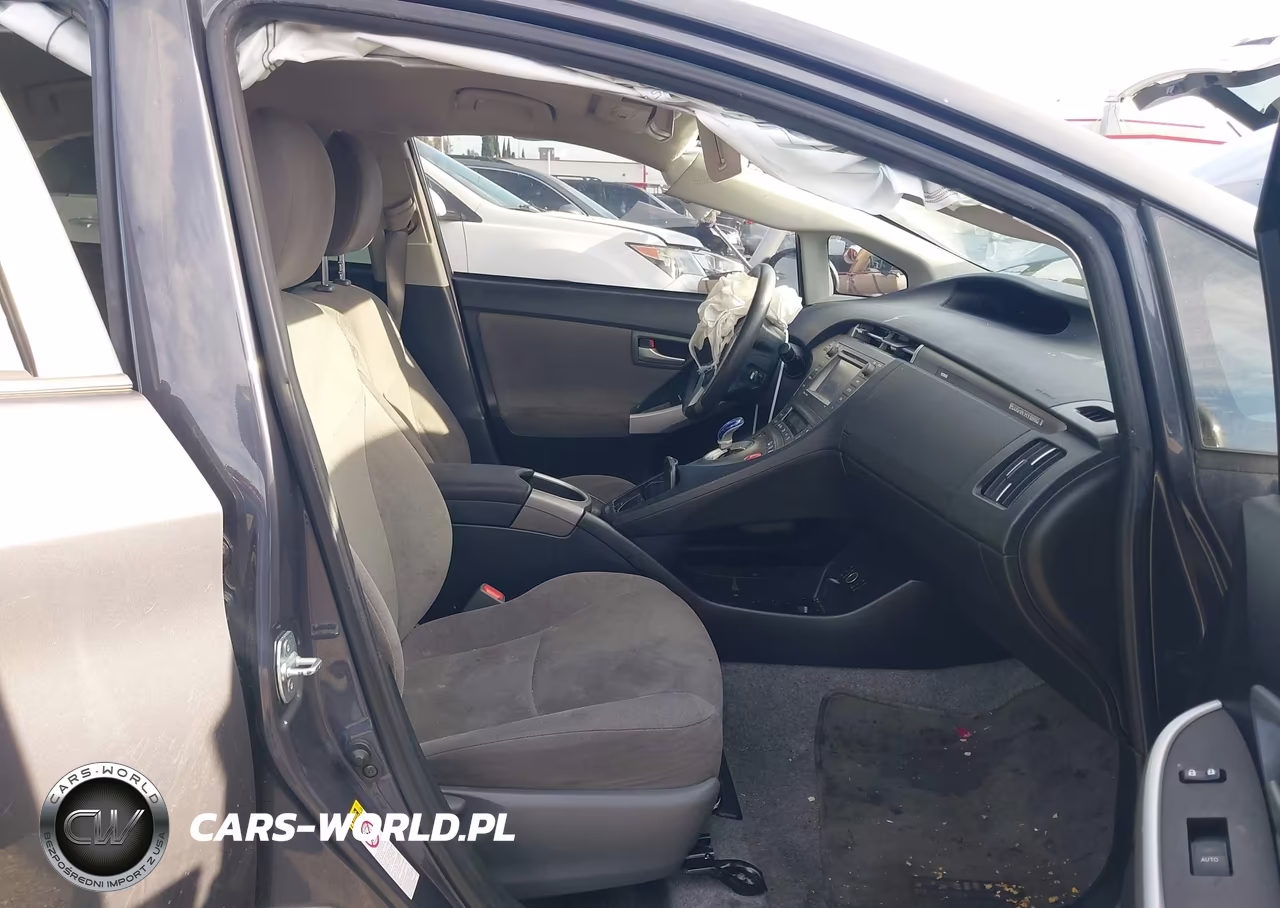 2015 Toyota Prius Plug-In VIN:JTDKN3DP2F3074739 - 5