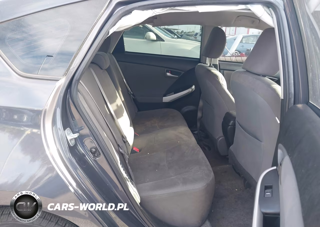 2015 Toyota Prius Plug-In VIN:JTDKN3DP2F3074739 - 8