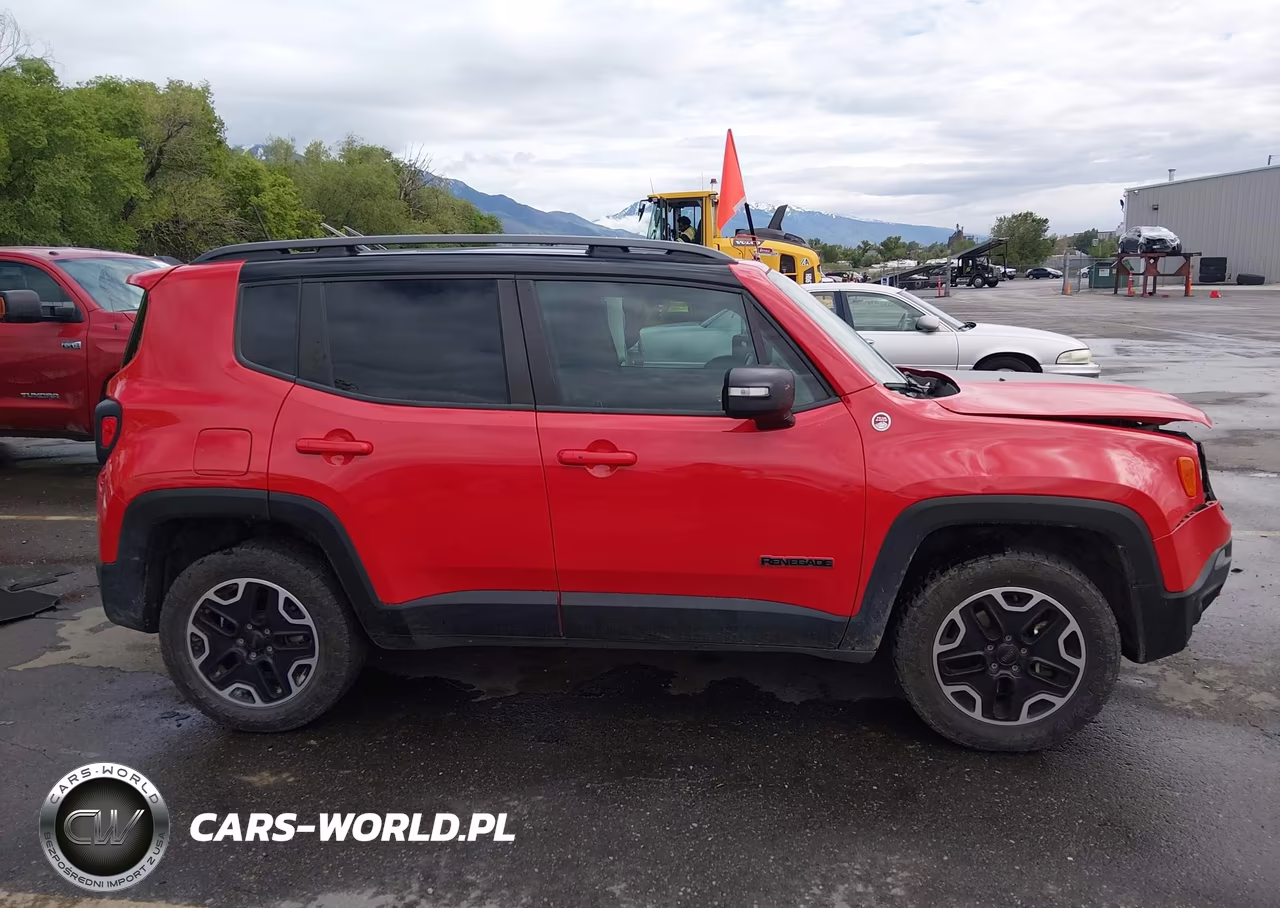 2015 Jeep Renegade Trailhawk VIN:ZACCJBCT2FPC33389 - 13