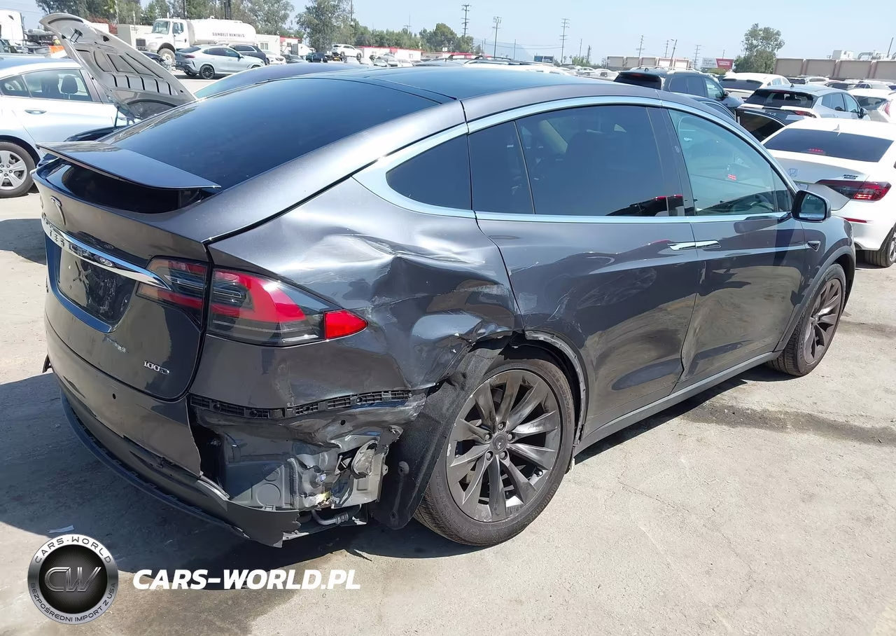2018 Tesla Model X 100D-75D-P100D VIN:5YJXCBE24JF136002 - 4