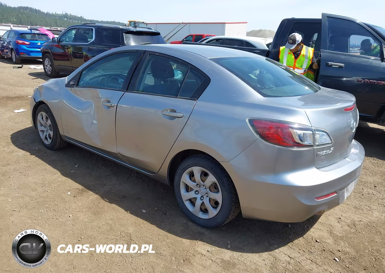 2013 Mazda Mazda3 I Sport VIN:JM1BL1UP7D1753280 - 3