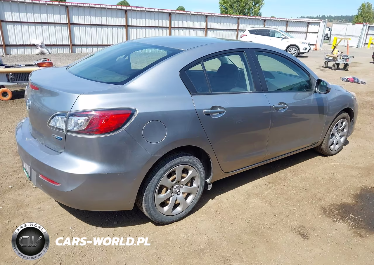 2013 Mazda Mazda3 I Sport VIN:JM1BL1UP7D1753280 - 4