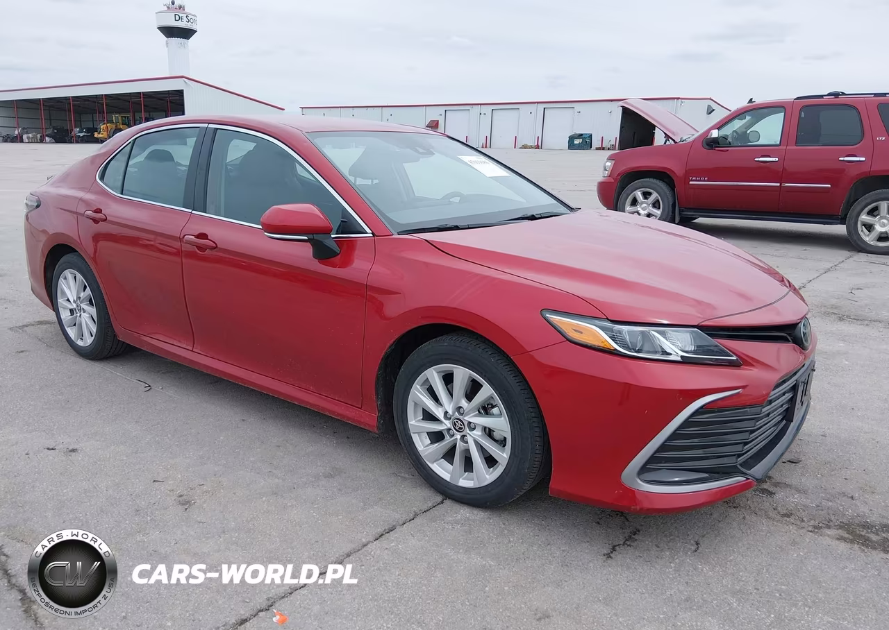 2024 Toyota Camry Le – zdjęcie 1 z 17