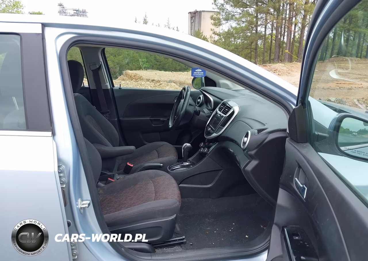 2018 Chevrolet Sonic Lt Auto VIN:1G1JD5SB1J4121840 - 5