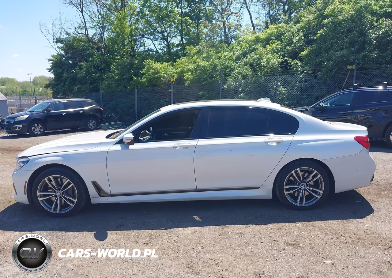 2019 BMW 750I xDrive VIN:WBA7F2C50KB239892 - 14