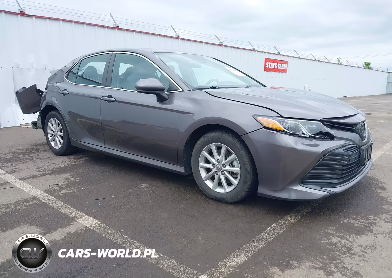2020 Toyota Camry Le – zdjęcie 1 z 19