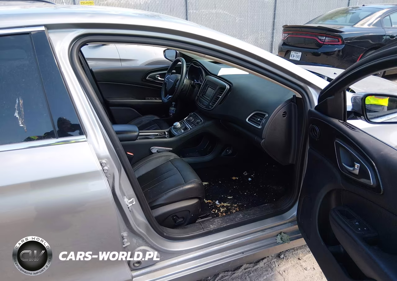 2015 Chrysler 200 C VIN:1C3CCCCG7FN565280 - 5